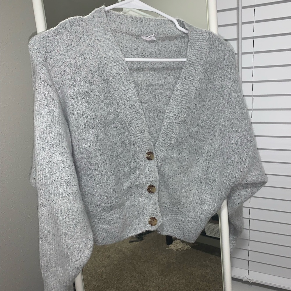 BUTTON UP CARDIGAN